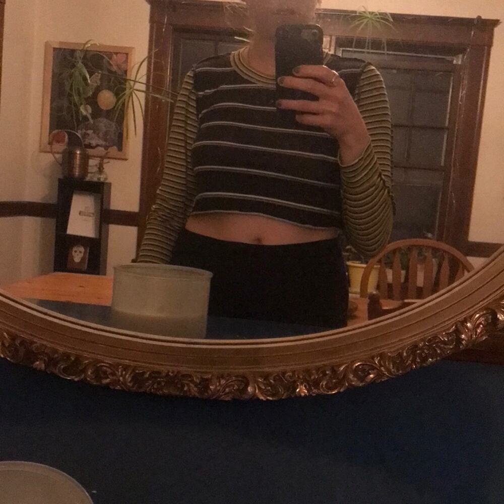 BDG by Urban Outfitters Long sleeve Cropped Striped Shirt - Picture 3 of 6